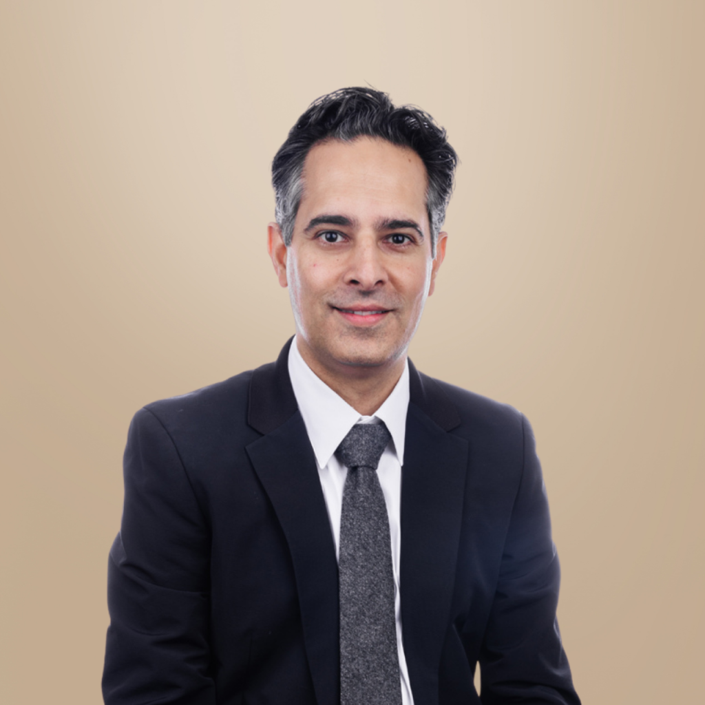Dr Nima Ferdowsi 